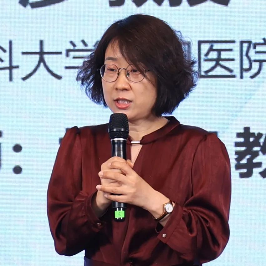 讨论14杨从容.JPG