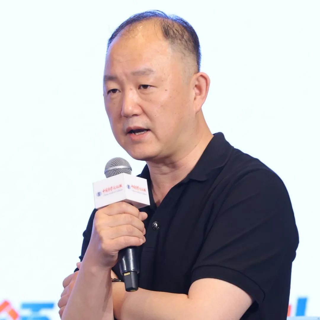 朱铁楠.JPG