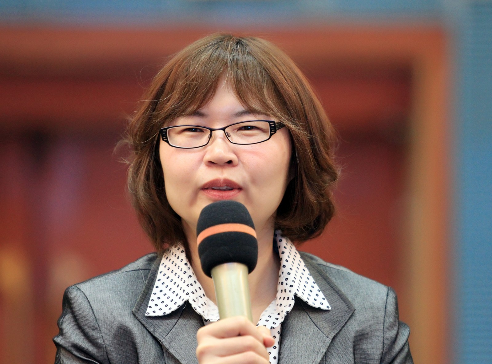 2-侯晓梅社长照片.jpg