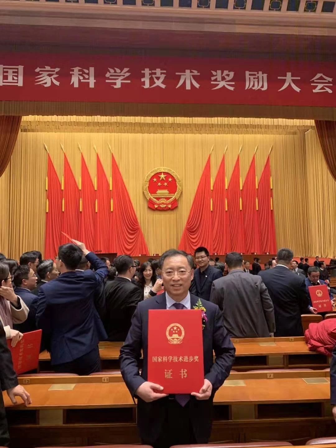 于波教授1.jpg
