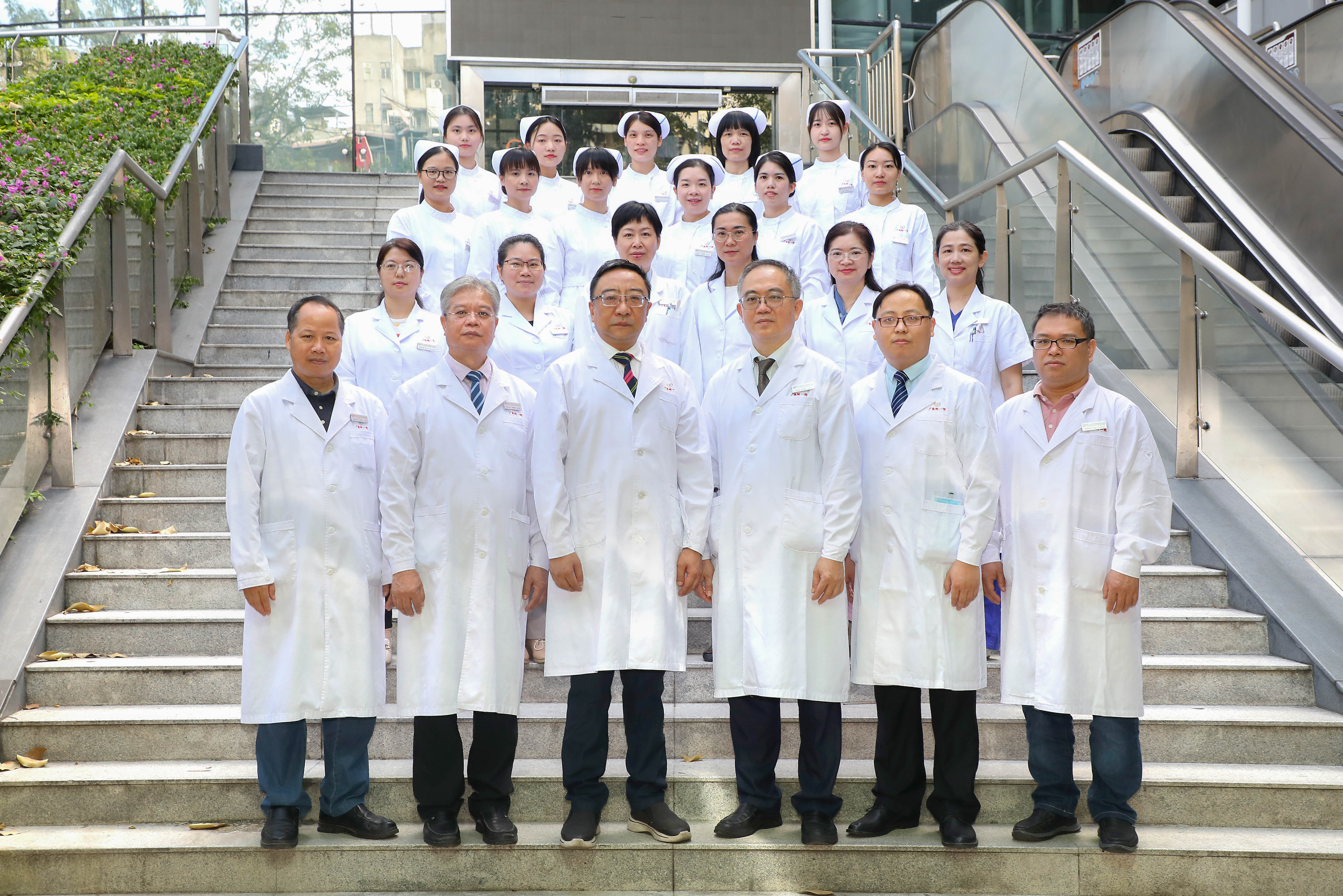 团队照片(1).png