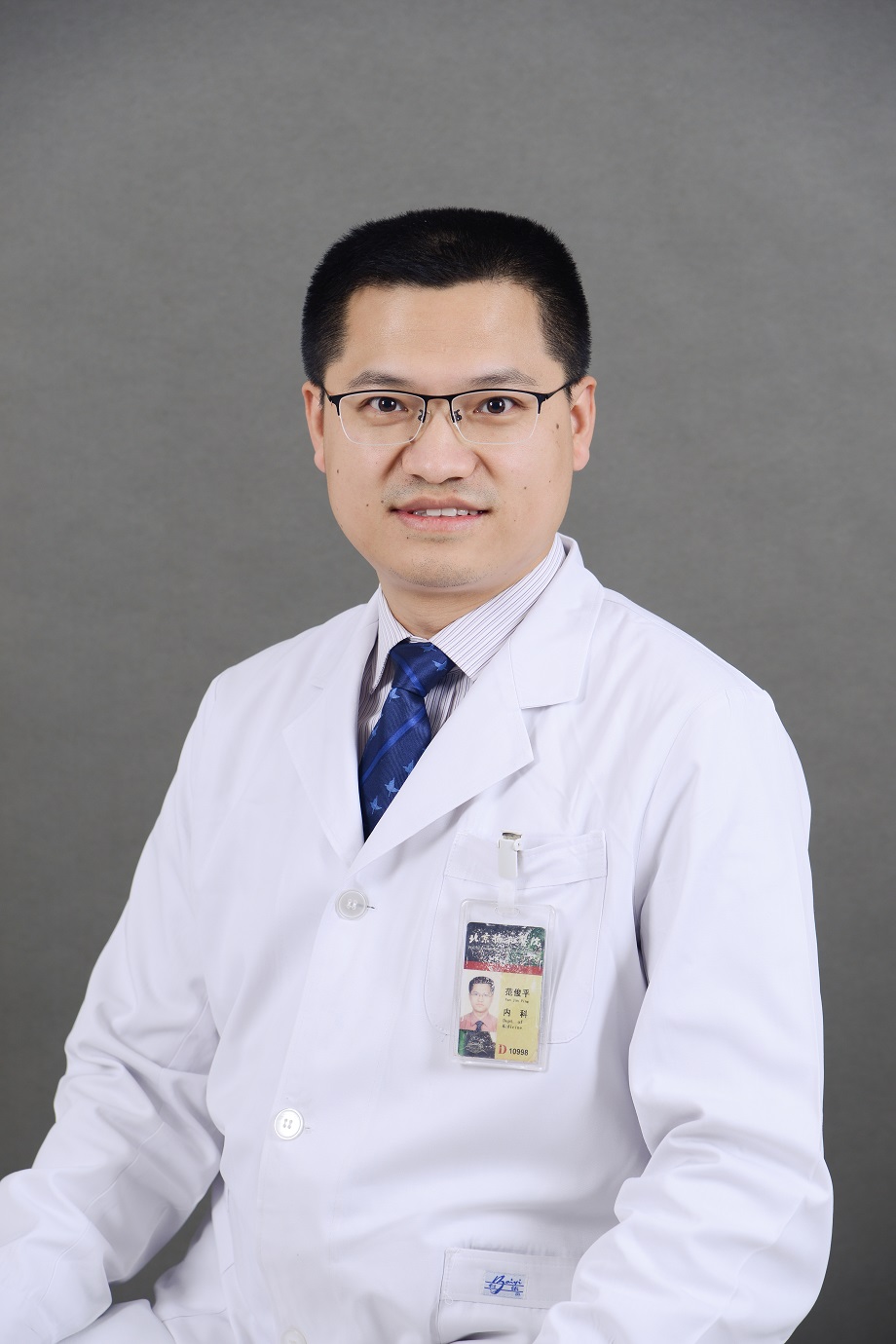 范俊平呼吸与危重症医学科主治医师.jpg