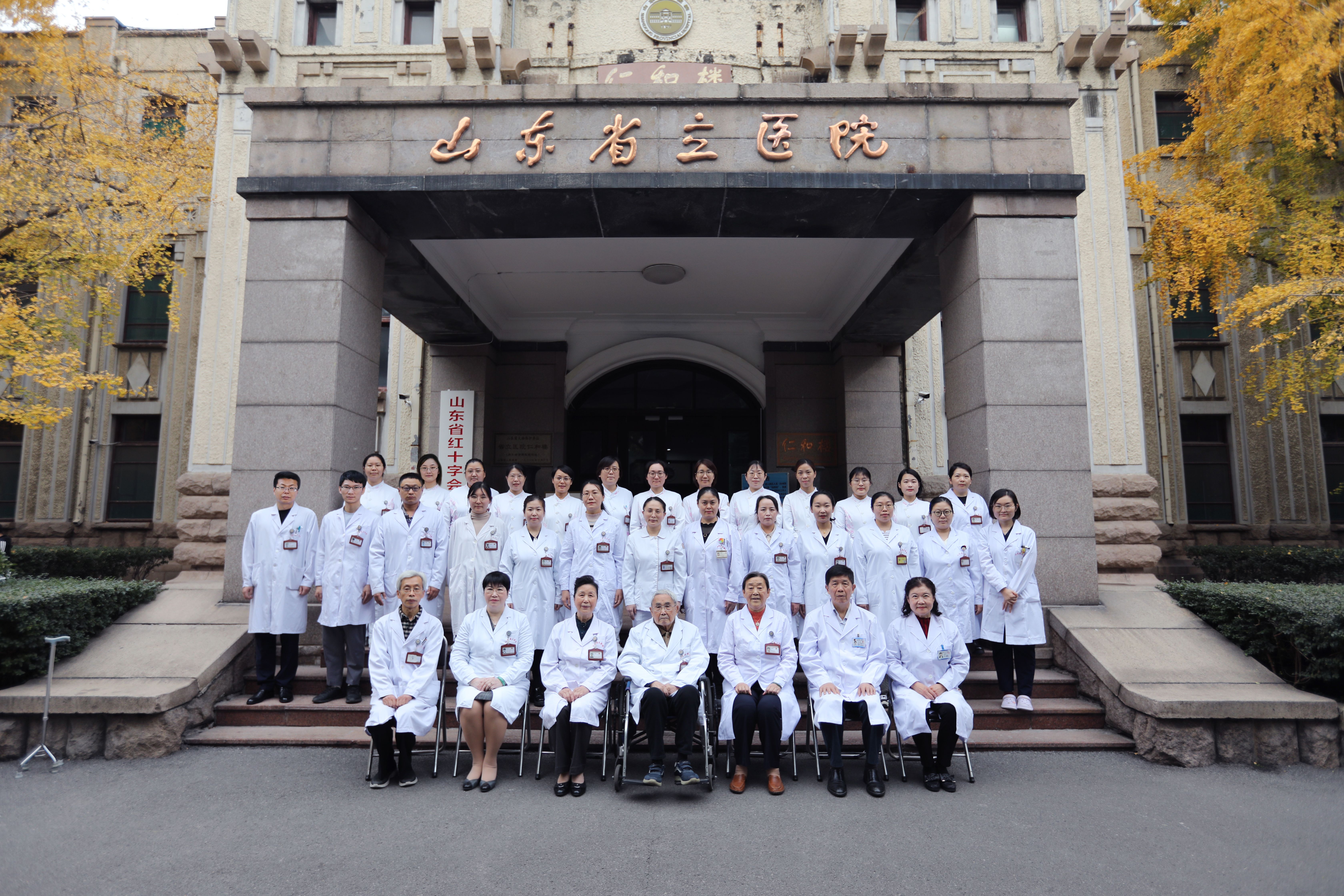 团队照片.jpg