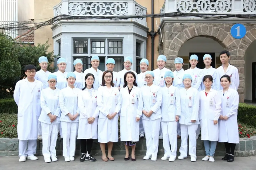 upfile 团队照片.png