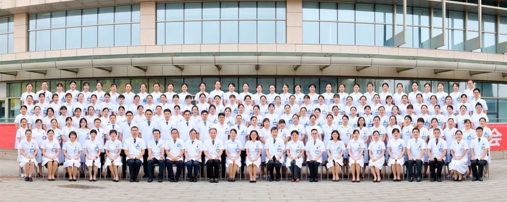 upfile 团队照片.png