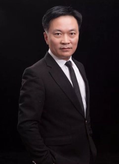卢慧<span id=