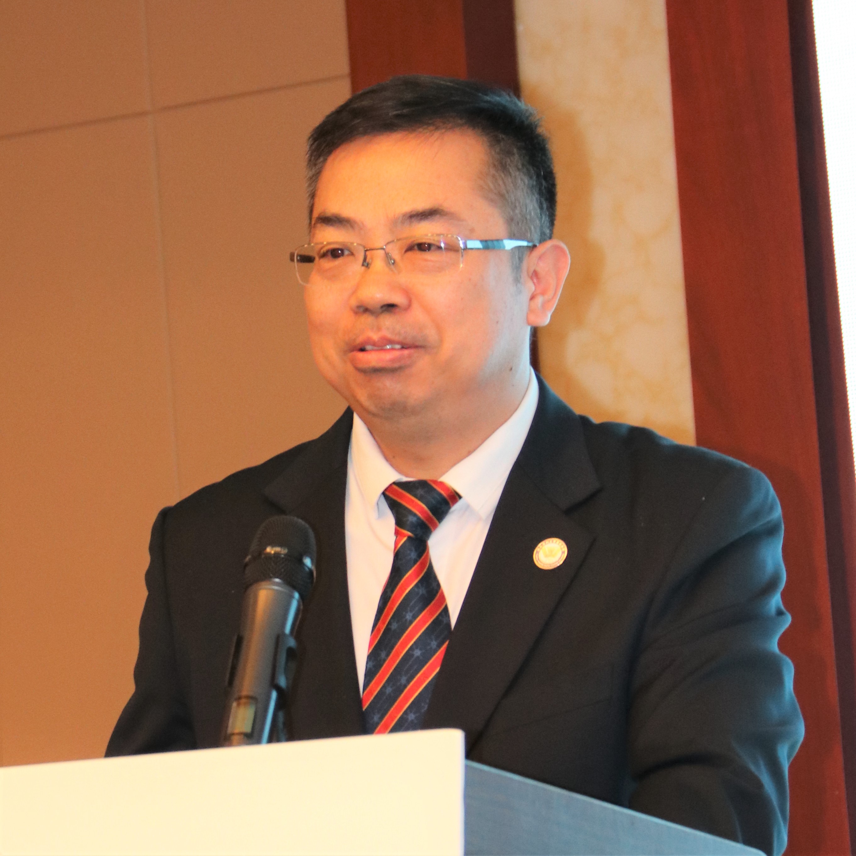张国君 1.jpg